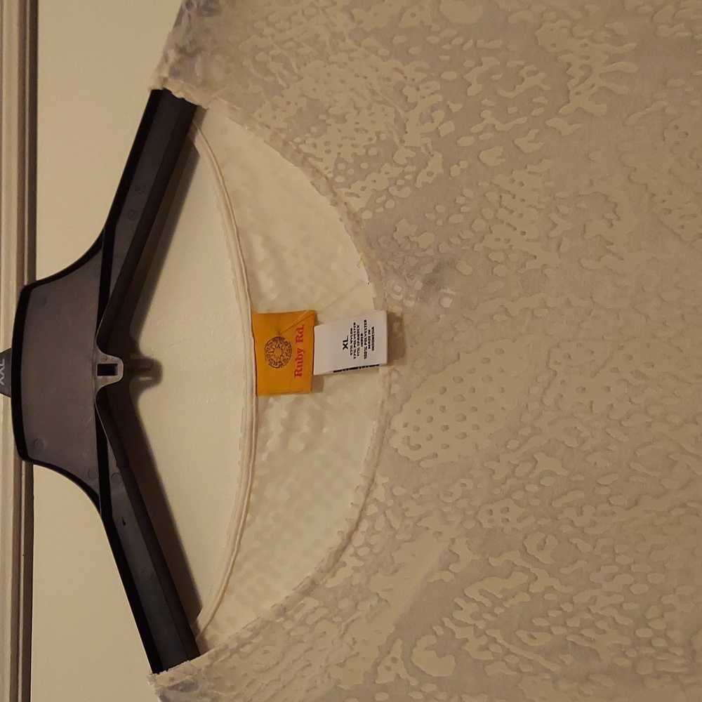 Women's Ruby Rd. top - Picture 4 of 6